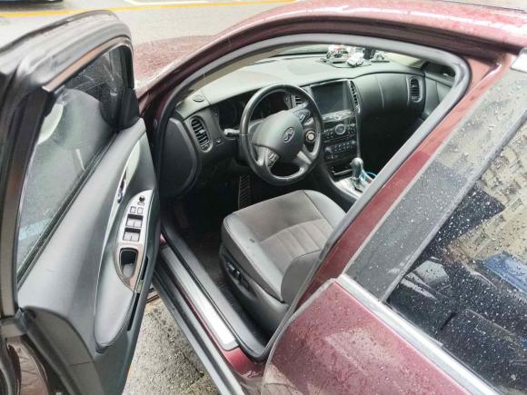 [深圳·粤S] 二手英菲尼迪英菲尼迪QX502015款 2.5L 舒适版