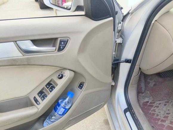 [成都·川A] 二手奥迪奥迪A4L2011款 2.0 TFSI 标准型