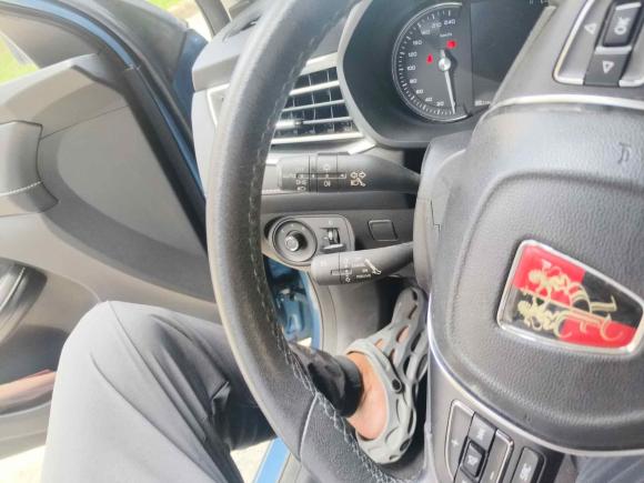 [上海·沪A] 二手荣威荣威Ei52018款 互联网旗舰版