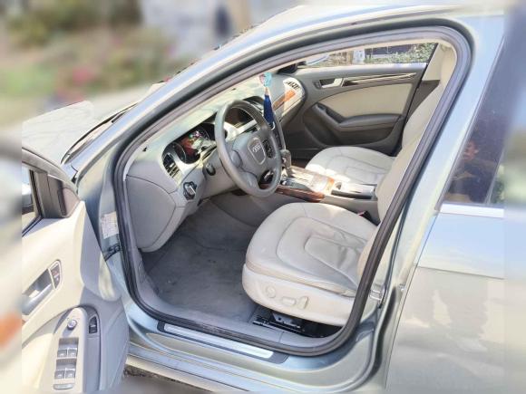 [上海·沪C] 二手奥迪奥迪A4L2009款 2.0 TFSI 标准型