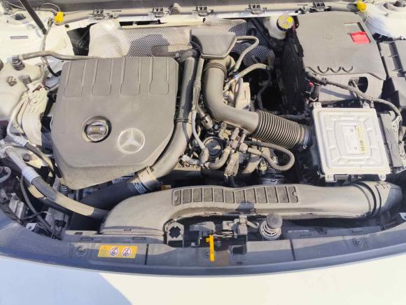 [济南·鲁A] 二手奔驰奔驰A级2022款 改款三 A 200 L 运动轿车时尚型