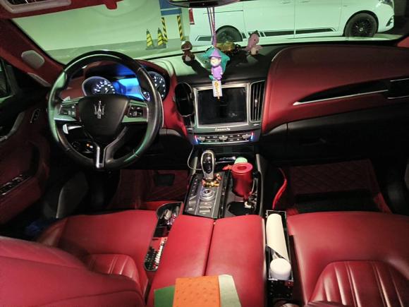 [上海·沪B] 二手玛莎拉蒂Levante2016款 3.0T 标准型