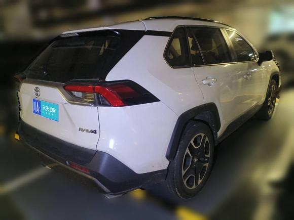 [成都·川A] 二手丰田RAV4荣放2020款 2.0L CVT两驱尊贵版