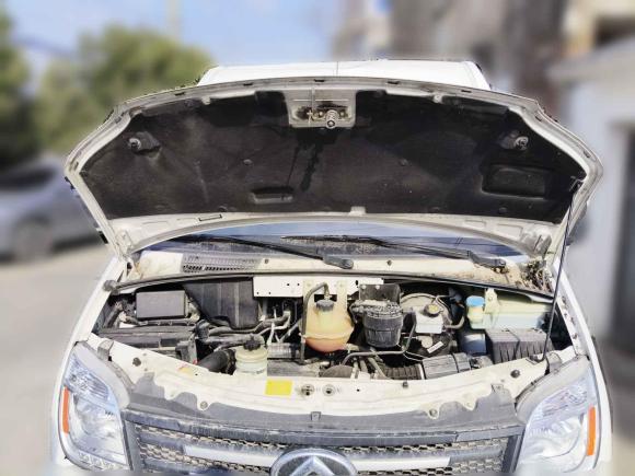 [无锡·苏B] 二手大通新途V802023款 2.0T 手动经典傲运通短轴中顶5/6座