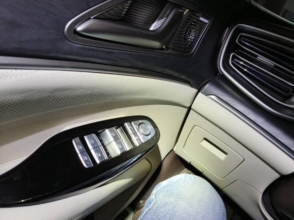 [上海·沪A] 二手腾势腾势D92024款 DM-i 1050 尊享型