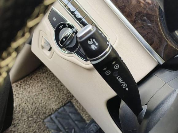 [上海·沪B] 二手奔驰奔驰V级2016款 V 260 L 尊贵加长版