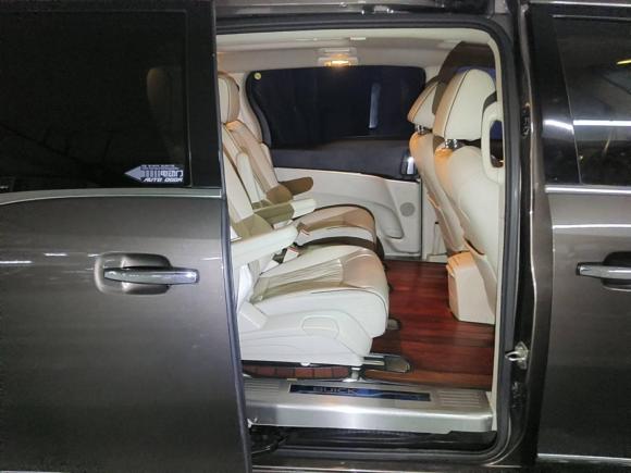 [上海·沪B] 二手别克别克GL82022款 陆上公务舱 652T 尊贵型