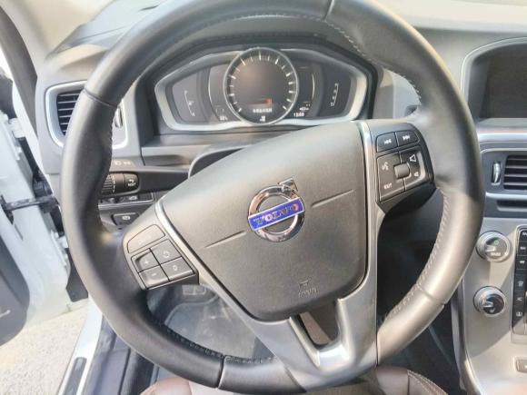 [上海·沪A] 二手沃尔沃沃尔沃S60插电式混动2015款 S60L E驱混动 T6智驭版