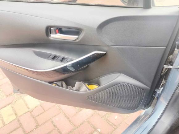 [青岛·鲁B] 二手丰田卡罗拉2021款 双擎 1.8L E-CVT精英版