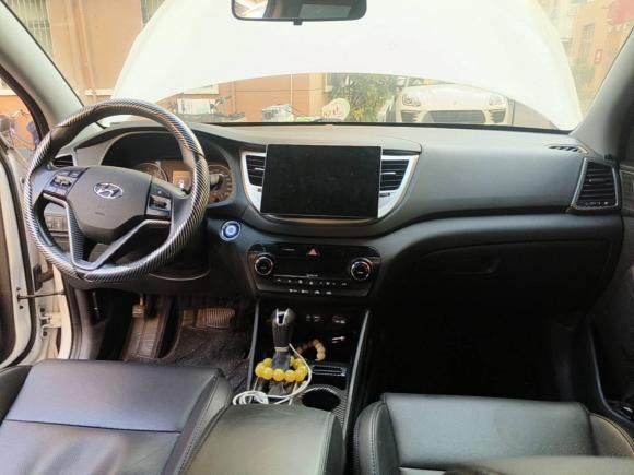 [上海·沪B] 二手现代途胜2015款 1.6T 双离合两驱智能型