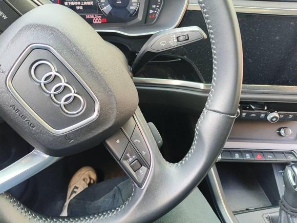 [上海·沪E] 二手奥迪奥迪Q32019款 40 TFSI quattro 时尚动感型