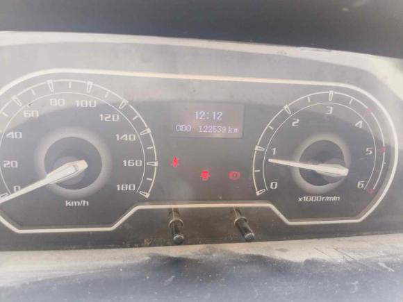 [嘉兴·浙F] 二手上汽大通MAXUS新途V802019款 2.5T经典款6挡手动傲运通短轴中顶5/6座