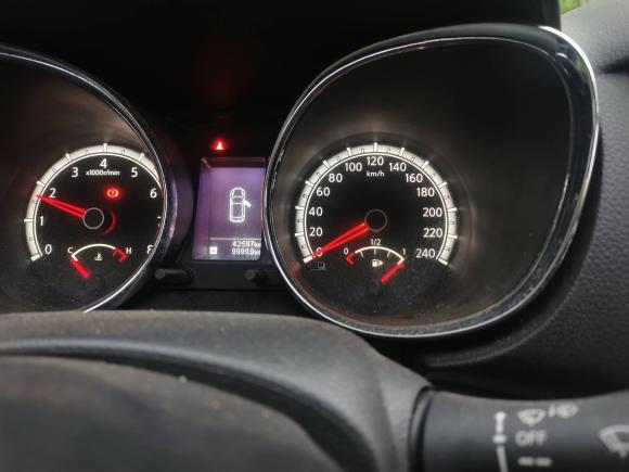 [深圳·粤B] 二手启辰启辰T702015款 1.6L 手动睿行版
