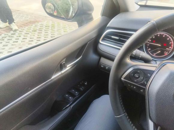 [青岛·鲁U] 二手丰田凯美瑞2019款 改款 2.0G 豪华版