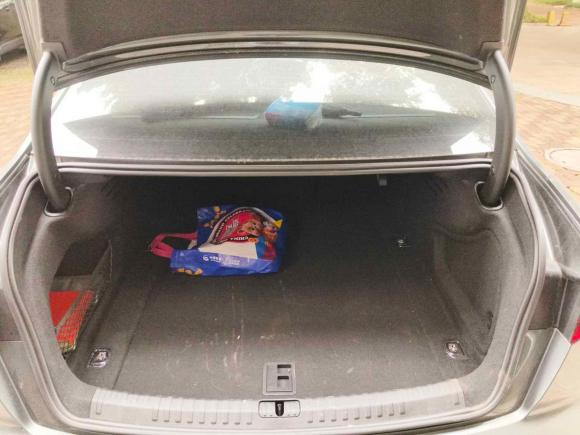 [佛山·粤E] 二手奥迪奥迪A6L2024款 45 TFSI 臻选动感型