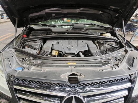 [广州·粤A] 二手奔驰奔驰R级2017款 R 320 4MATIC 豪华型臻藏版