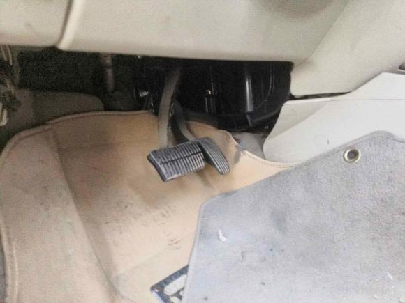 [西安·陕U] 二手别克凯越2015款 1.5L 自动经典型