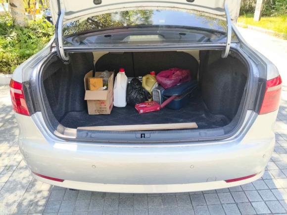 [上海·鄂A] 二手大众朗逸2013款 1.6L 自动豪华版