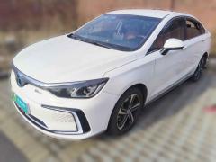 [青岛·鲁B] 北京汽车北京EU52018款 R500 智风版