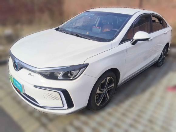 北京汽车北京EU52018款 R500 智风版「青岛二手车」「天天拍车」