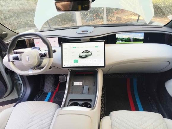 [济南·鲁A] 二手阿维塔阿维塔112023款 鸿蒙 90度 四驱版