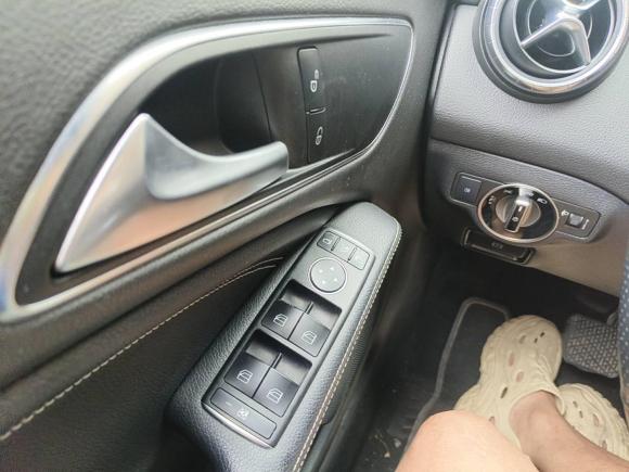 [上海·沪D] 二手奔驰奔驰CLA2016款 CLA 200 动感型