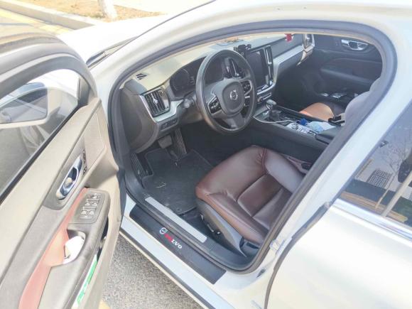 [青岛·鲁U] 二手沃尔沃沃尔沃S602020款 T3 智行豪华版