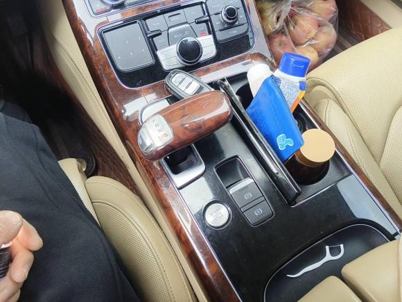 [上海·沪M] 二手奥迪奥迪A82011款 A8L 3.0 TFSI quattro尊贵型(245kW)