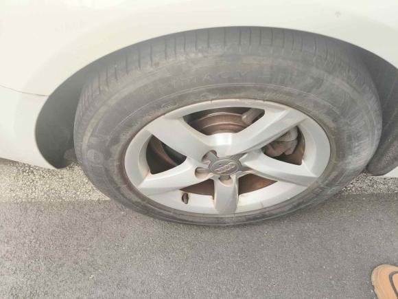 [南通·苏D] 二手奥迪奥迪A4L2013款 35 TFSI 自动标准型