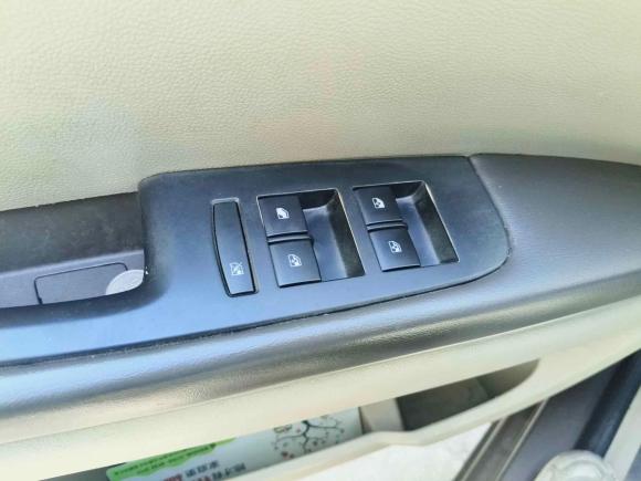 [深圳·粤B] 二手别克别克GL82013款 3.0L XT豪华商务旗舰版