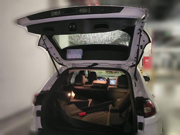 [广州·粤E] 二手Jeep自由光2017款 2.0L 优越版