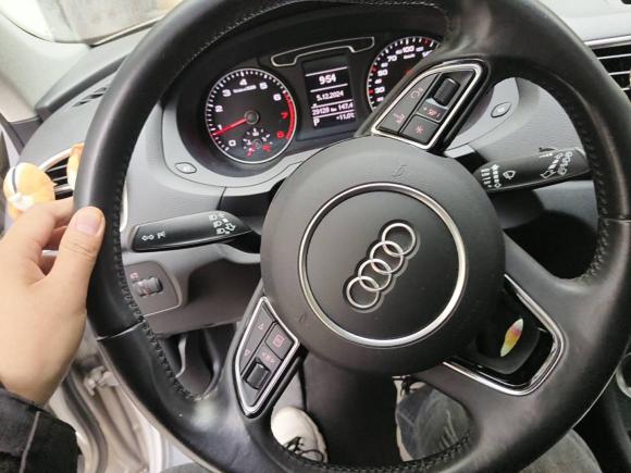 [上海·沪B] 二手奥迪奥迪Q32015款 30 TFSI 舒适型