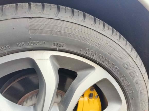 [无锡·苏B] 二手奔驰奔驰C级2017款 改款 C 180 L 时尚型运动版