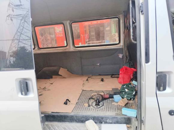 [南通·苏F] 二手福特新世代全顺2009款 2.4T柴油标准型短轴中顶国III