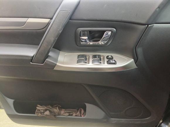 [成都·川A] 二手三菱帕杰罗2016款 3.0L 自动尊贵版 国IV