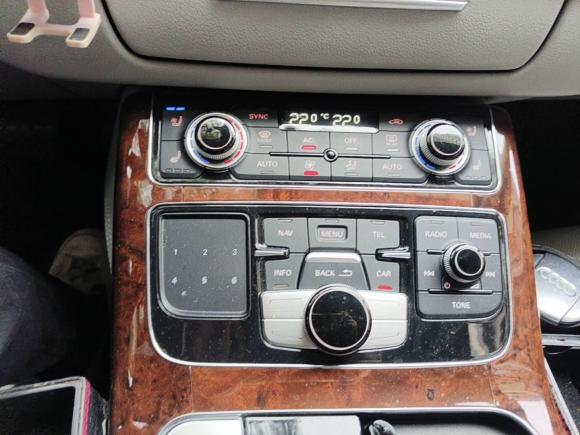 [上海·沪A] 二手奥迪奥迪A82011款 A8L 3.0 TFSI quattro豪华型(245kW)