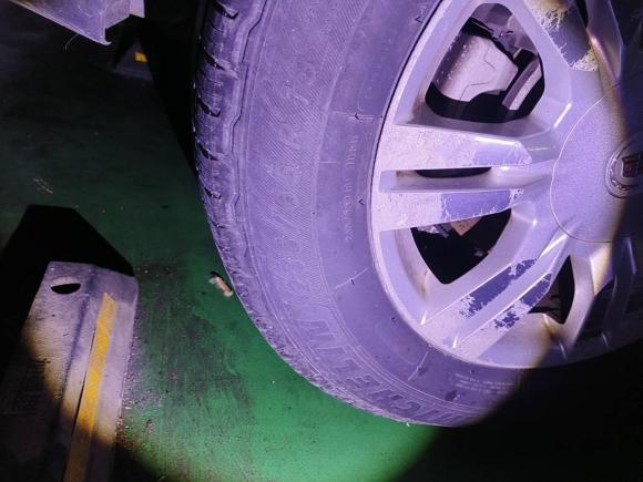 [武汉·鄂D] 二手凯迪拉克凯迪拉克SRX2012款 3.0L 精英型