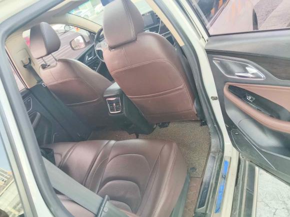 [成都·川A] 二手宝骏宝骏5602017款 1.5T DCT旗舰型 7座