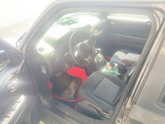 [成都·川A] 二手Jeep自由客2014款 2.4L 运动版