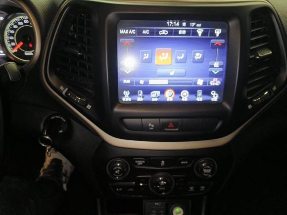 [上海·皖A] 二手Jeep自由光2014款 2.4L 都市版