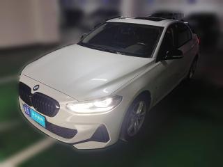 宝马宝马1系2021款 120i M运动曜夜版