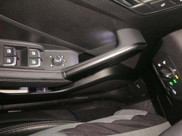 [广州·粤A] 二手奥迪奥迪Q2L2022款 35 TFSI 时尚动感型