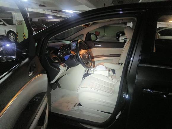 [上海·沪K] 二手别克别克GL82021款 陆上公务舱 652T 豪华型