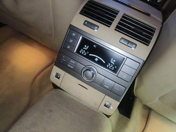 [上海·沪J] 二手大众辉腾2009款 3.6L V6 5座加长舒适版