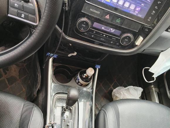 [上海·沪B] 二手三菱欧蓝德2018款 2.4L 四驱尊贵版 7座