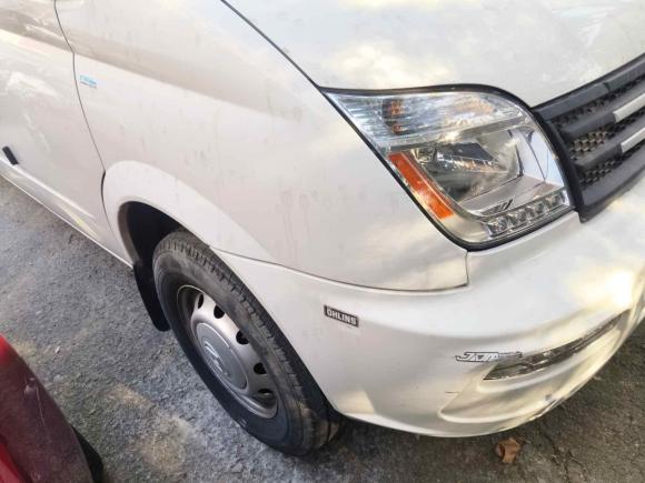 [青岛·鲁B] 二手上汽大通MAXUS新途V802021款 2.0T PLUS AMT全能王长轴中顶6/7/8/9座