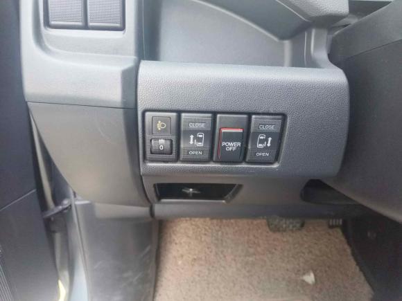 [苏州·苏E] 二手马自达马自达52011款 2.0L 自动豪华型