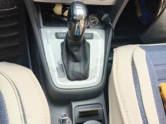 [上海·沪C] 二手大众朗逸2013款 改款经典 1.6L 自动风尚版