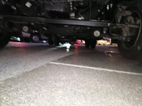 [南京·苏A] 二手依维柯依维柯得意2023款 2.8T V40厢式运输车长轴中顶双胎手动门2-3座