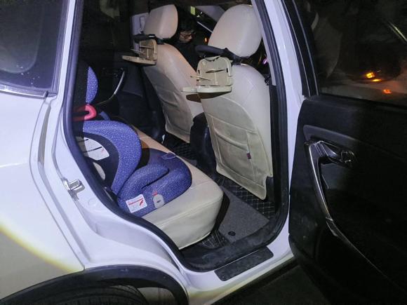 [成都·川A] 二手奔腾奔腾X802015款 2.0L 自动舒适周年纪念型